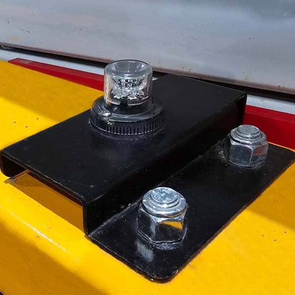 Flashing amber beacon for scissor lift