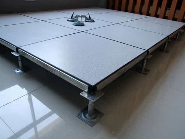 Computer Flooring requires lightweight lifts to prevent damage